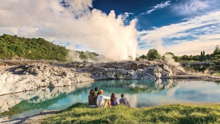 Pohutu Geyser